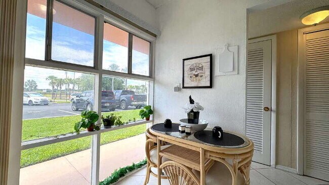 Foto del edificio - 721 S Beach St
