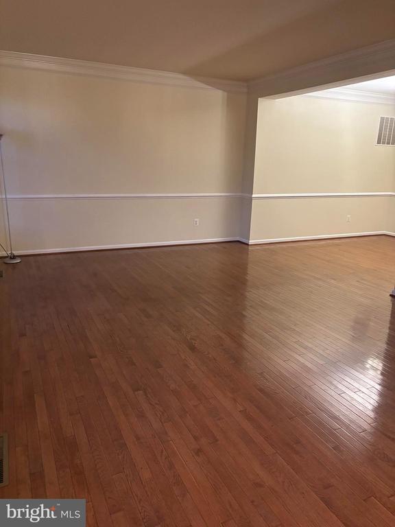 Building Photo - 43725 Banshee Heights Terrace