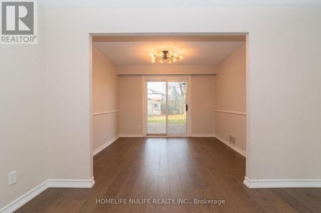 Building Photo - 1805 Pattinson Crescent