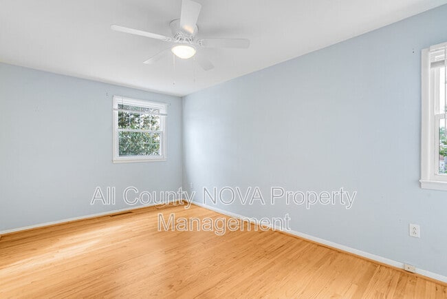 Building Photo - 2701 1st Rd S
