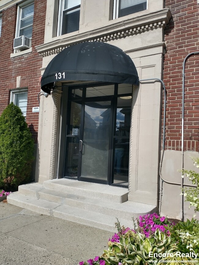 Building Photo - 131 Washington St