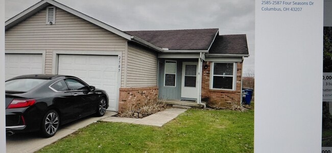 Building Photo - 2585-2587 Four Seasons Dr