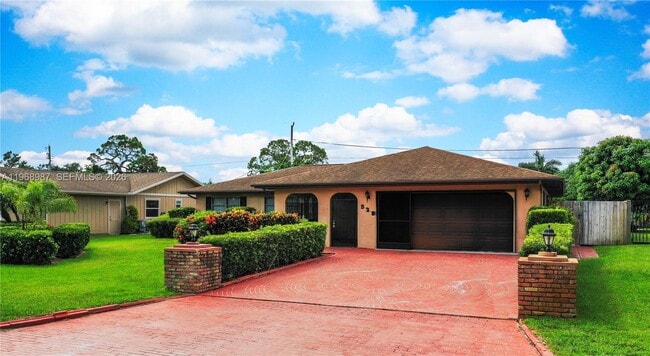 Building Photo - 525 SE Brookside Terrace