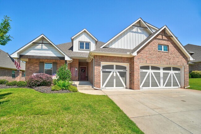 Building Photo - Beautiful Home - 4 Bedroom, 3 Bathroom wit...