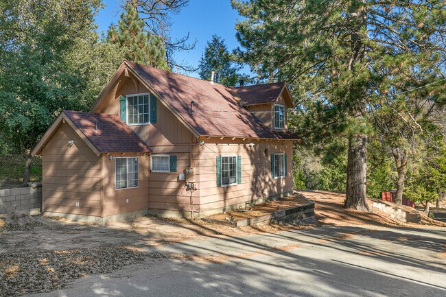 Building Photo - 29418 Pine Dr