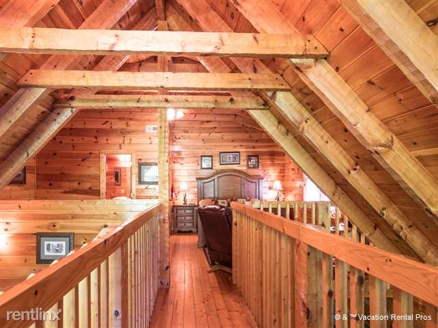 Building Photo - 1069 Deep Hollow Rd