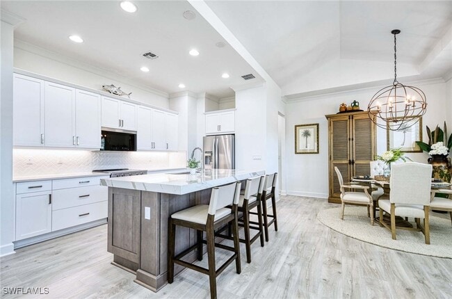 Building Photo - 6984 Saona CT