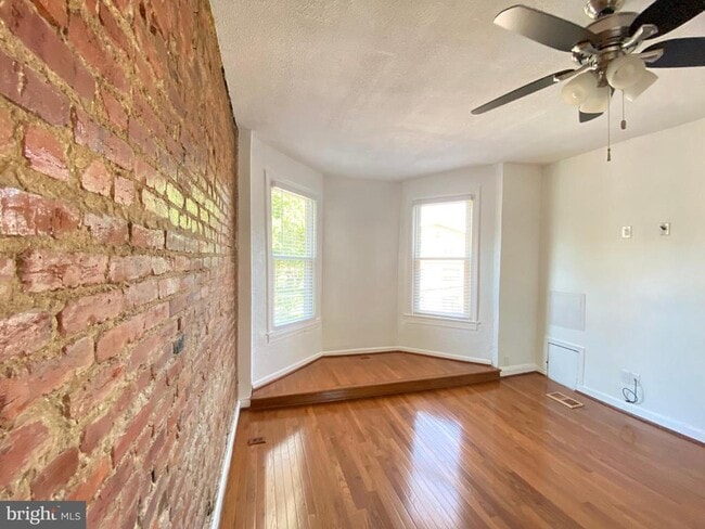 Building Photo - 615 Lamont St NW