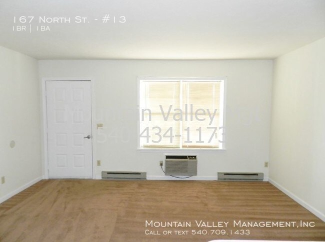 Foto del edificio - Convenient 1 Bedroom Apartment
