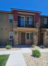 Building Photo - 977 Villa St