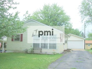 Building Photo - 31 Sickles Dr