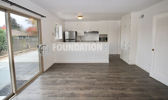 Foto del edificio - Charming 3-Bedroom Pleasant Valley Ranch Home!  Solar!  Fenced Yard!  FOUNDATION