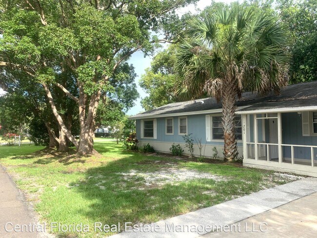 Building Photo - 3 br, 1.5 bath House - 201 6th Street