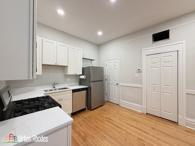 Foto del edificio - 1009 N Sacramento Ave