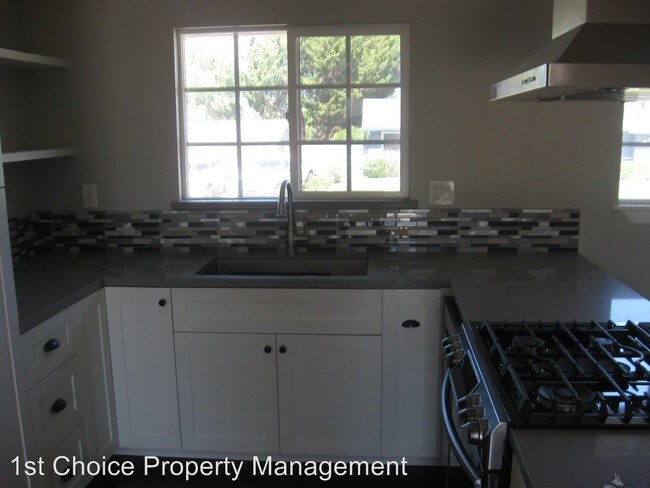 Building Photo - 3 br, 2 bath House - 1148 Via Alta