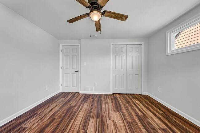 Building Photo - 67 Evergreen Pl