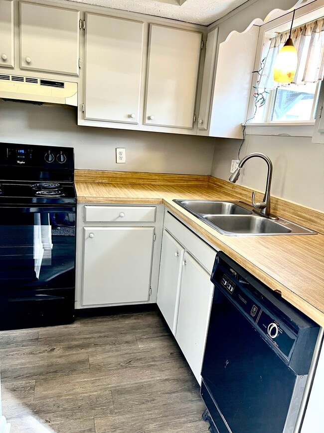 589 Delzan Plz, Lexington, KY 40503 Townhome Rentals in Lexington KY