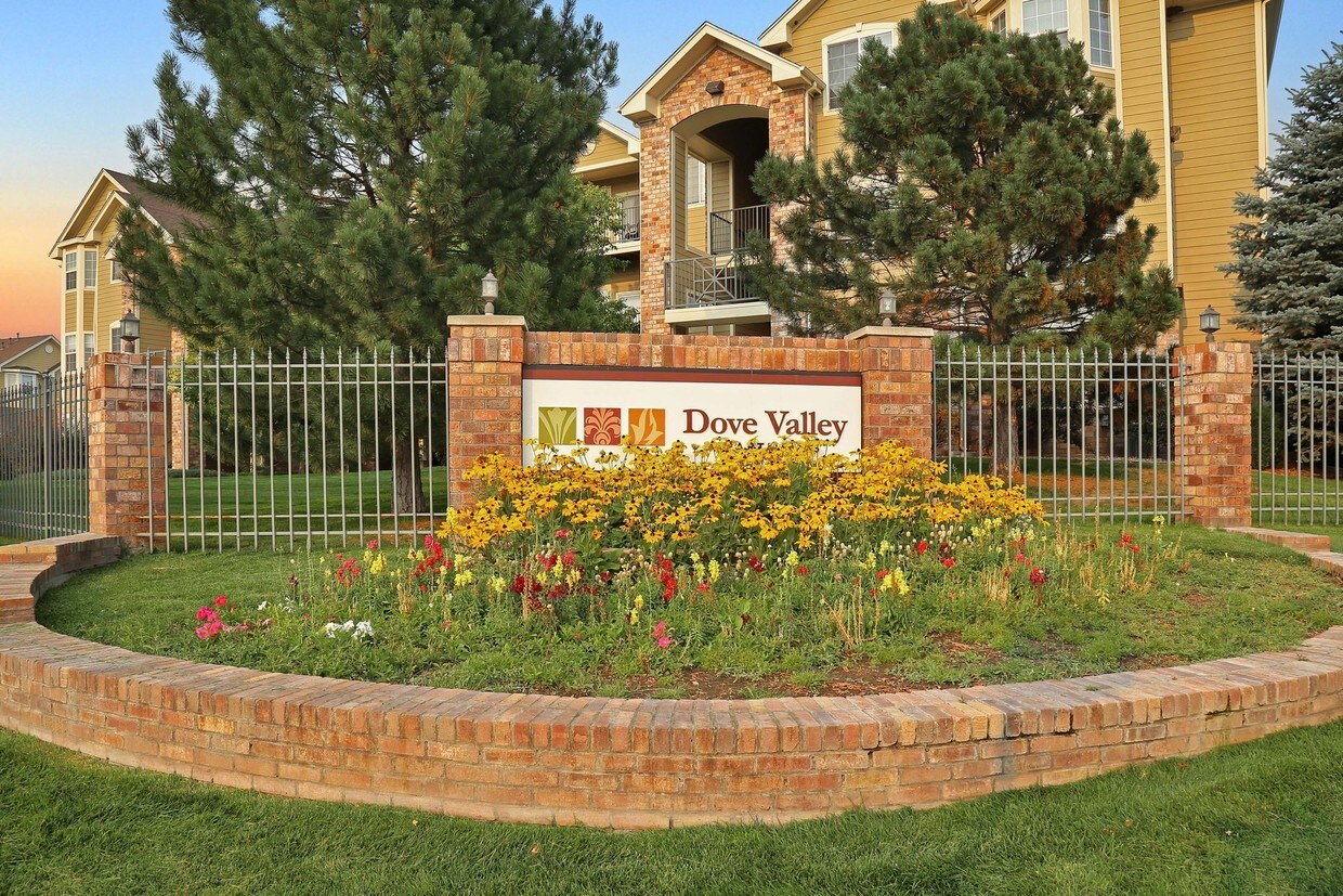 Dove Valley Apartment Homes Englewood, CO