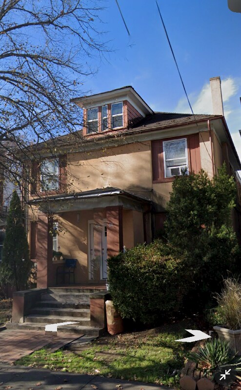 Building Photo - 111 Old River Rd