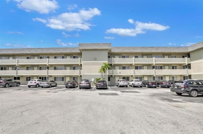 Building Photo - 1400 NE 54th St