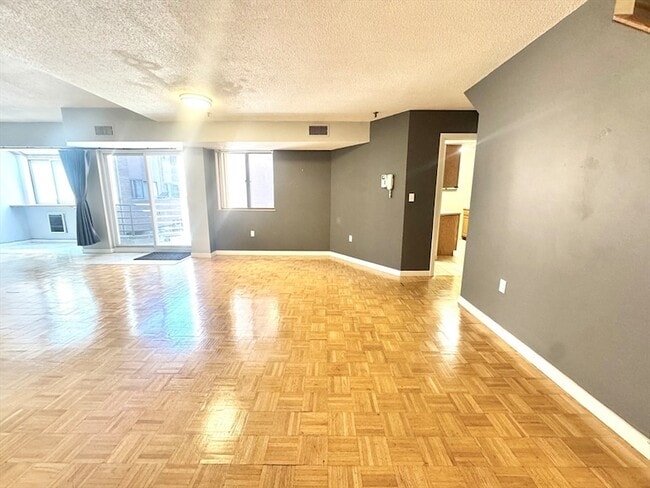 Photo - 147 Kelton St Apartment