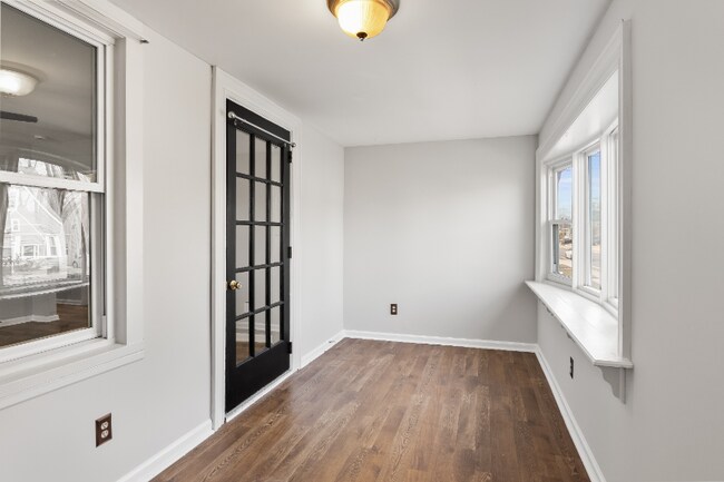 Building Photo - 106 Congress Ave