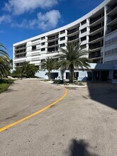 Building Photo - 1300 Jimmy Buffett Mem Hwy