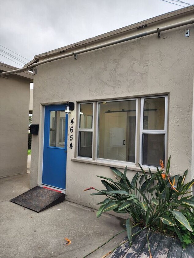 Primary Photo - La Mesa Village Jr. One Bedroom-NICE SPACE