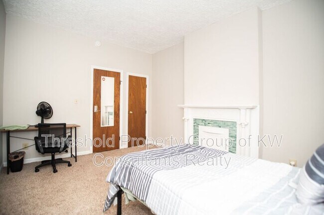 Building Photo - 1355-1357-1357 Dennison Ave