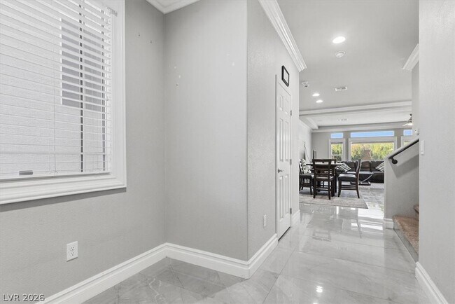 Foto del edificio - 9647 Stoney Mesa Ct