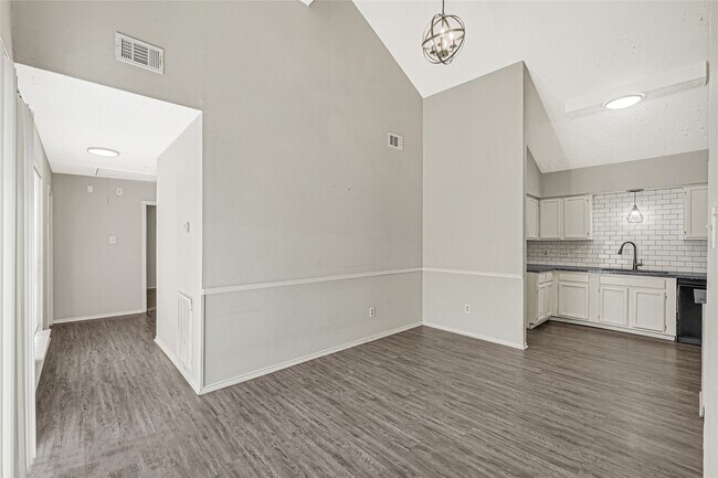 Foto del edificio - 8111 Furlong Ln