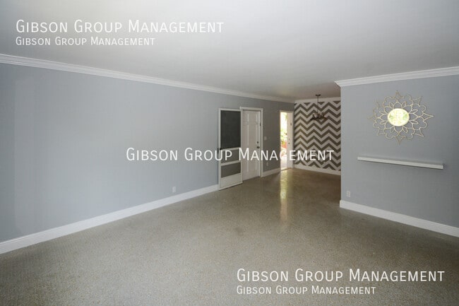 Building Photo - LARGE 2/1 UNIT NEAR WILTON MANORS