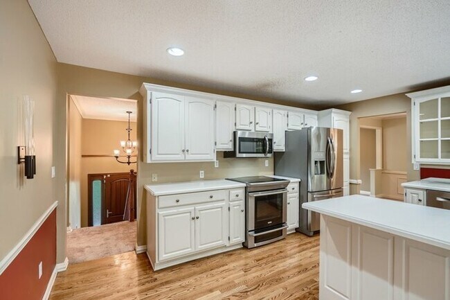 Foto del edificio - 116 Krestwood Drive, Burnsville, MN, 55337