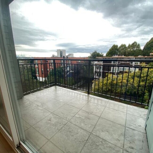 Foto del edificio - 235 13th Ave E