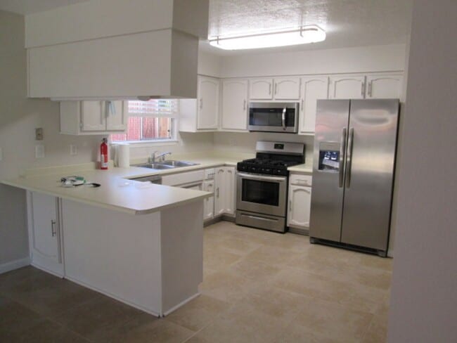 Building Photo - Your Dog Will Love This House!