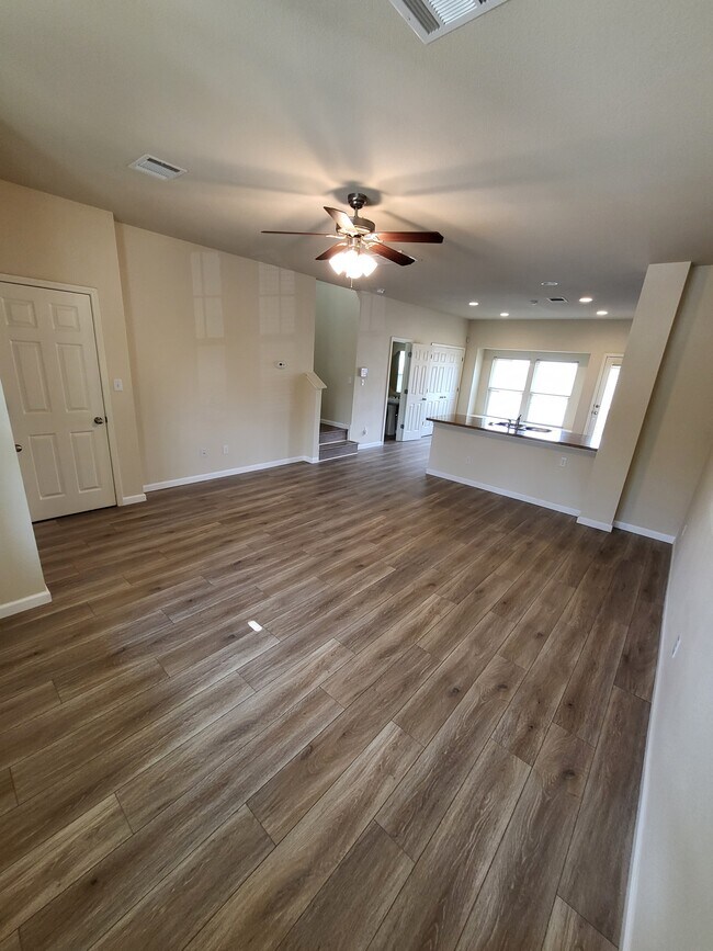 Sala de estar - 4618 Senda Ln