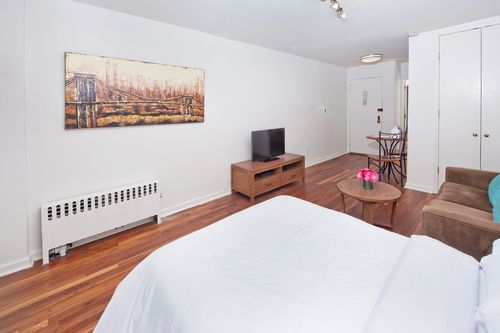 Foto del edificio - 136 E 17th St