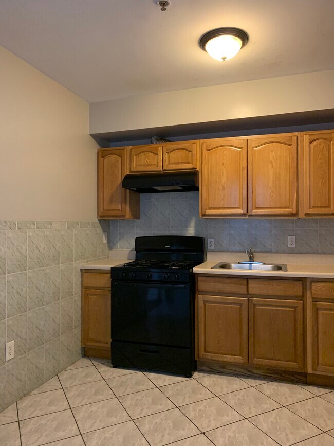Building Photo - 249 Inslee Pl