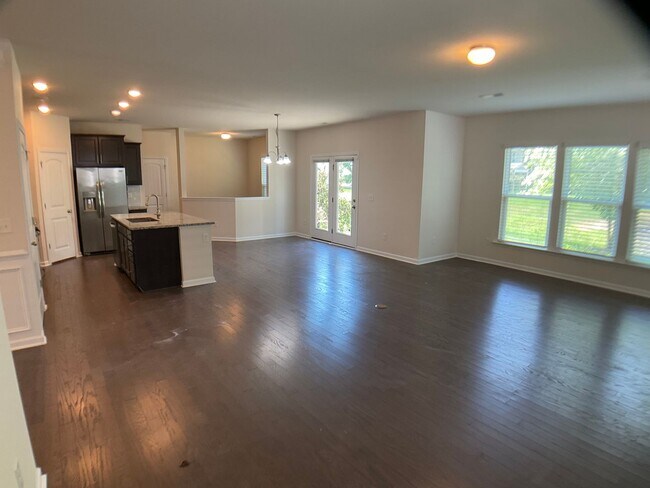Foto del edificio - 4 Bed, 3 Bath in Desirable Apex