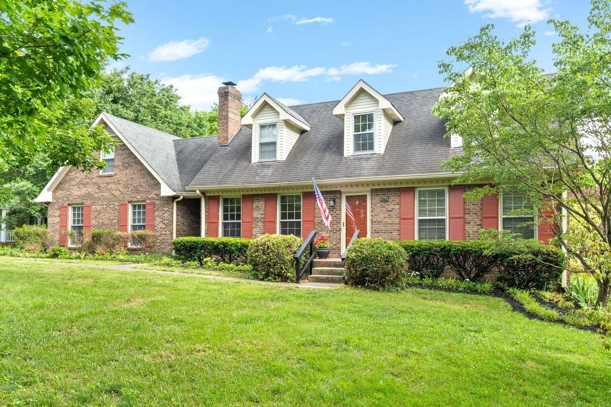 Foto principal - Beautiful Home in Clarksville!