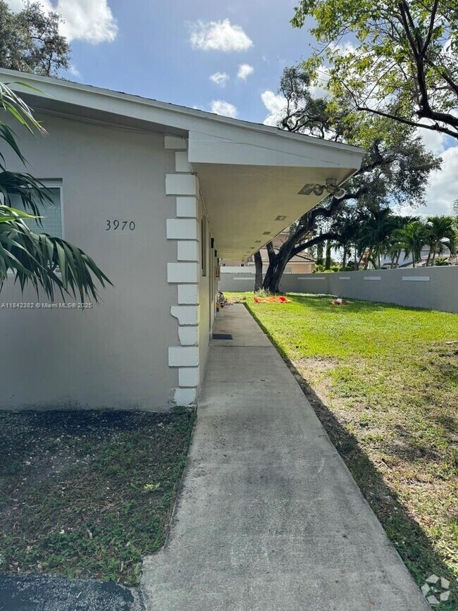 Building Photo - 3970 SW 58th St