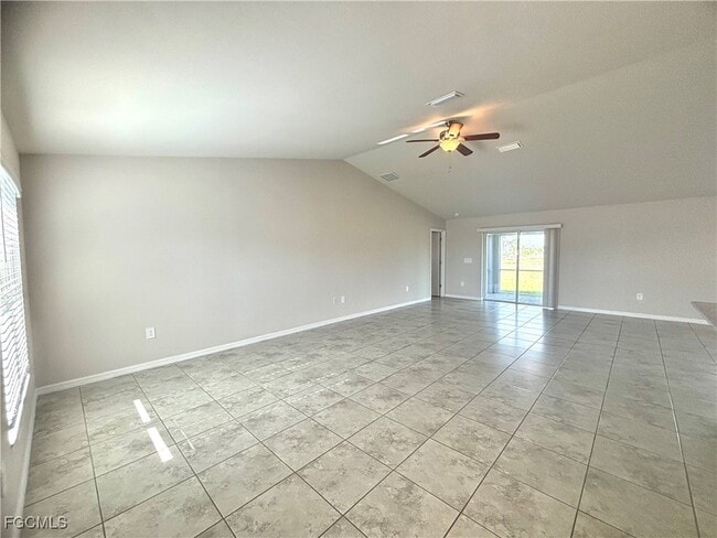 Foto del edificio - 2715 NW 45th Pl