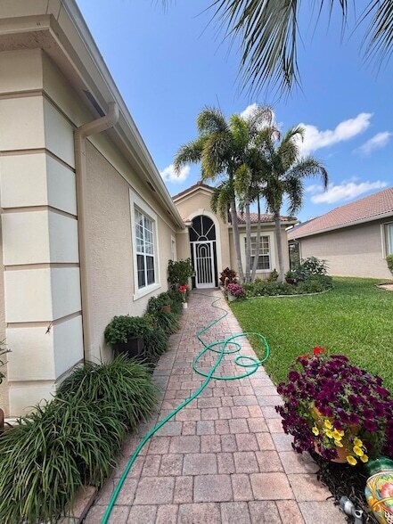 Foto del edificio - 6532 SE Broadmoor Ln