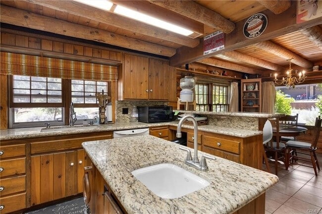 Foto del edificio - 2712 Tirol Dr