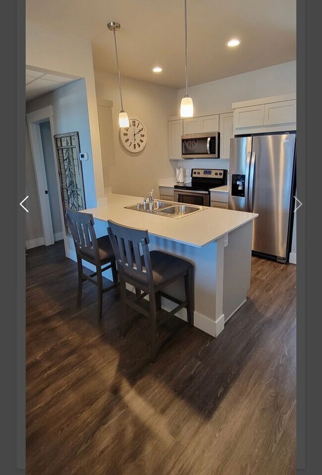 Foto del edificio - Fully furnished home in heart of newly built subdivision