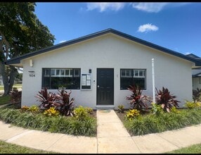 Building Photo - 816 Tiffany Dr W