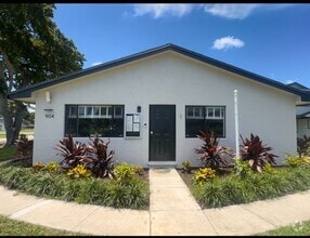 Building Photo - 816 Tiffany Dr W
