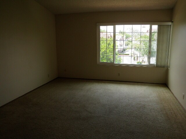 Building Photo - 3634 Mission Mesa Way