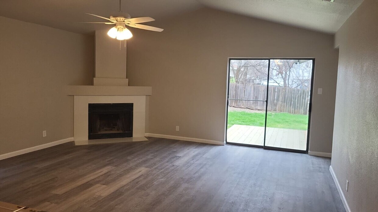 Recently remodeled 3 bedroom 2 bath home. - Recently remodeled 3 bedroom 2 bath home.