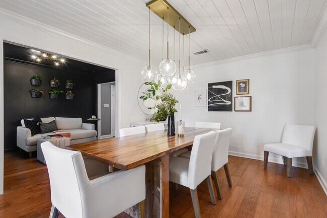 Foto del edificio - 1062 Conley Cir
